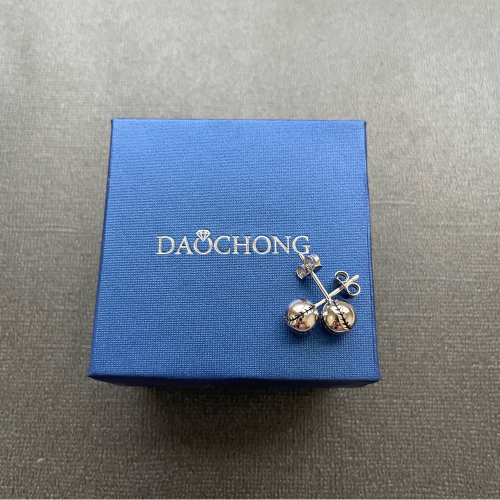 Daochong - 925 Sterling Silver Baseball or Softball Stud Earrings - New in Box! - Picture 2 of 6